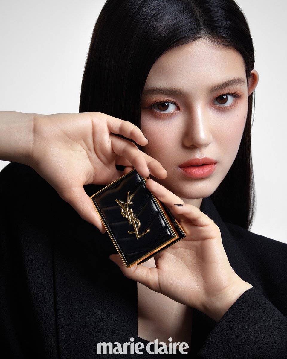 NewJeans_ADOR's tweet photo. 🖤 @yslbeauty 

#광고 #입생로랑뷰티 #꾸뛰르미니클러치 
#NewJeans #뉴진스 #DANIELLE #다니엘 https://t.co/wYaeNNyxrN