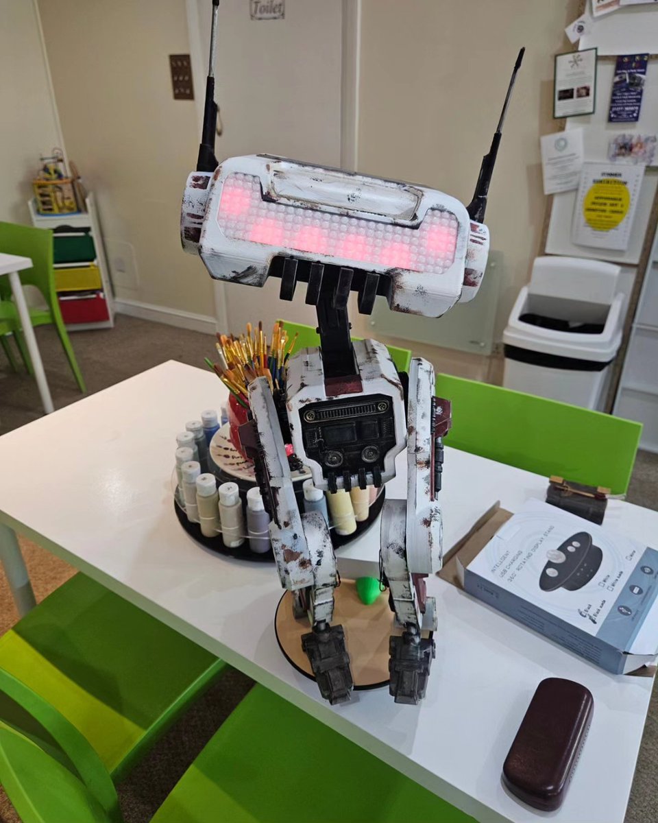 HamsterPrints's tweet photo. Finally finished BD-1! Painted and changeable LED lights at the back of the head and the two eyes. #StarWarsJediSurvivor #starwars #bd1 #3Dprinting #3dprints https://t.co/anuS84jaW1