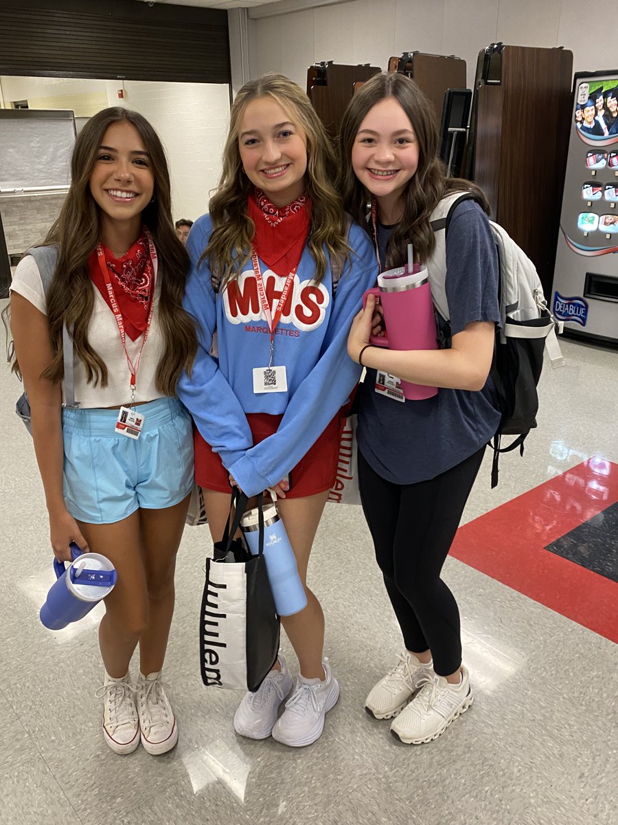 Marcus_HS's tweet photo. Patriotic Spirit day today! https://t.co/MGZ8SNDXHG