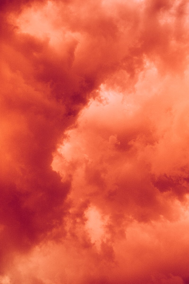 gmunk's tweet photo. gm gm ๐ง๐ฌ there was a beautiful thunderstorm last night and grabbed some full-spectrum cloud action โ๏ธ #InfraMunk https://t.co/a3io517Wjf