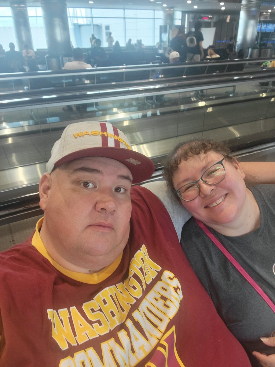 Off to Washington DC with @milk_jennifer to see the @Commanders play on Saturday Night!! Beat them  Bengals! #HTTC #DCTweetTeam
