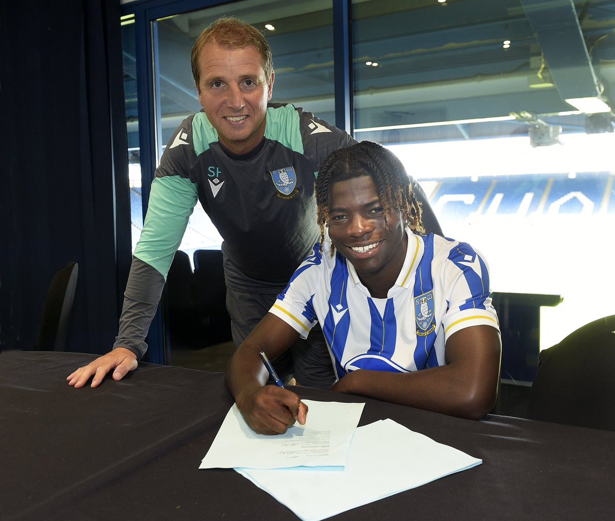 Very happy to have signed my first professional contract @swfcofficial proud moment for me and my family❤️the hard work continues. Thank you for all the support,all praise to the lord🙏🏿#swfc