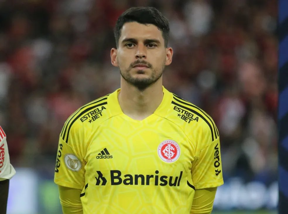 futebol_info's tweet photo. O goleiro Keiller, que será titular do Internacional no jogo de amanhã, contra o Flamengo, não entra em campo há mais de 80 dias.

🗞 @simpraisa 
📸 Ricardo Duarte/Internacional https://t.co/4i48omd36h