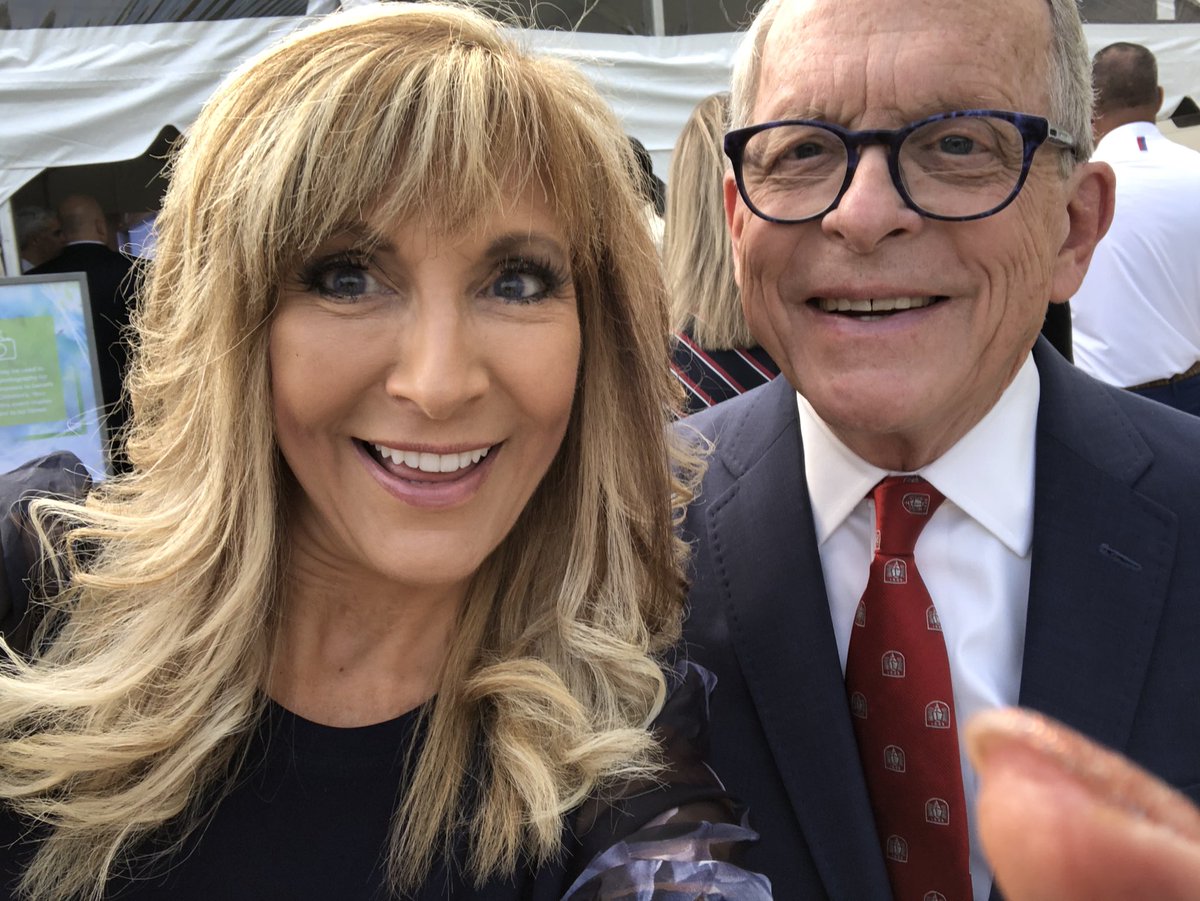 Hey! Got a #selfie with @GovMikeDeWine @CincyChildrens #MentalHealthMatters #newhospital @Local12