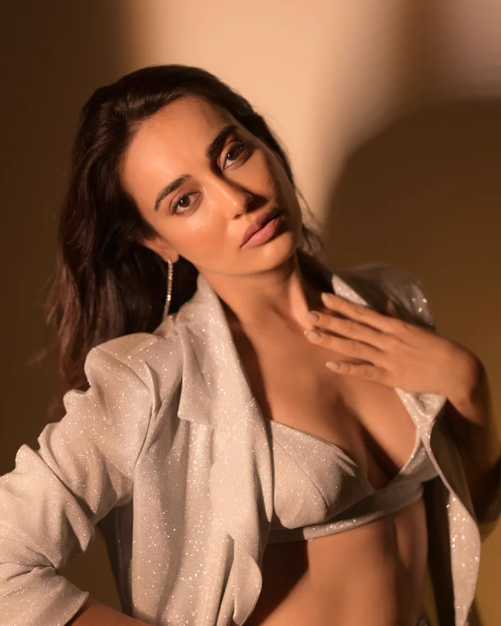 F4Yb27ZXgAEOKgD?format=webp&name=900x900