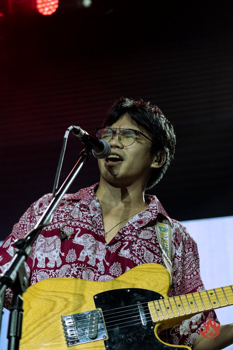 AngLagablab's tweet photo. What if I told you that I’ve fallen 🥰…para sa @lolaamourmusic

Dahan-dahan ngunit siguradong pinasaya ng Lola Amour ang gabi ng Pisay sa kanilang pagtatanghal ng Dahan Dahan, Maybe Maybe, Fallen, Pwede Ba, at Raining in Manila.

#YUGTO2023 #ALABYou https://t.co/1IcF8ITDM0