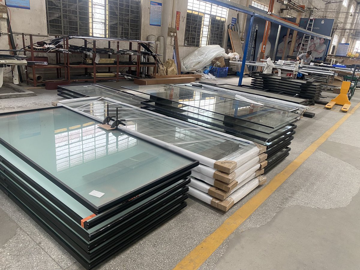 Florenc09032308's tweet photo. Hdsafe glass sliding door assemble workshop 💕💕
Will test before shipping https://t.co/PK1sGVEcVa