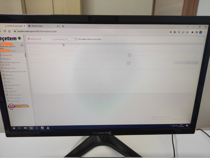 Sağlık Bakanlığı’nın reçete yazma sistemine Arapça seçeneği getirilmiş . 

Anayasamıza göre resmi dil Türkçedir. Bakanlık Anayasayı uygulamak zorundadır.

Avrupa'da sığınmacı kabul eden ülkelerde sığınmacı yerel dili öğrenmek zorundadır. Sığınmacı Araplar bize uyması ,entegre