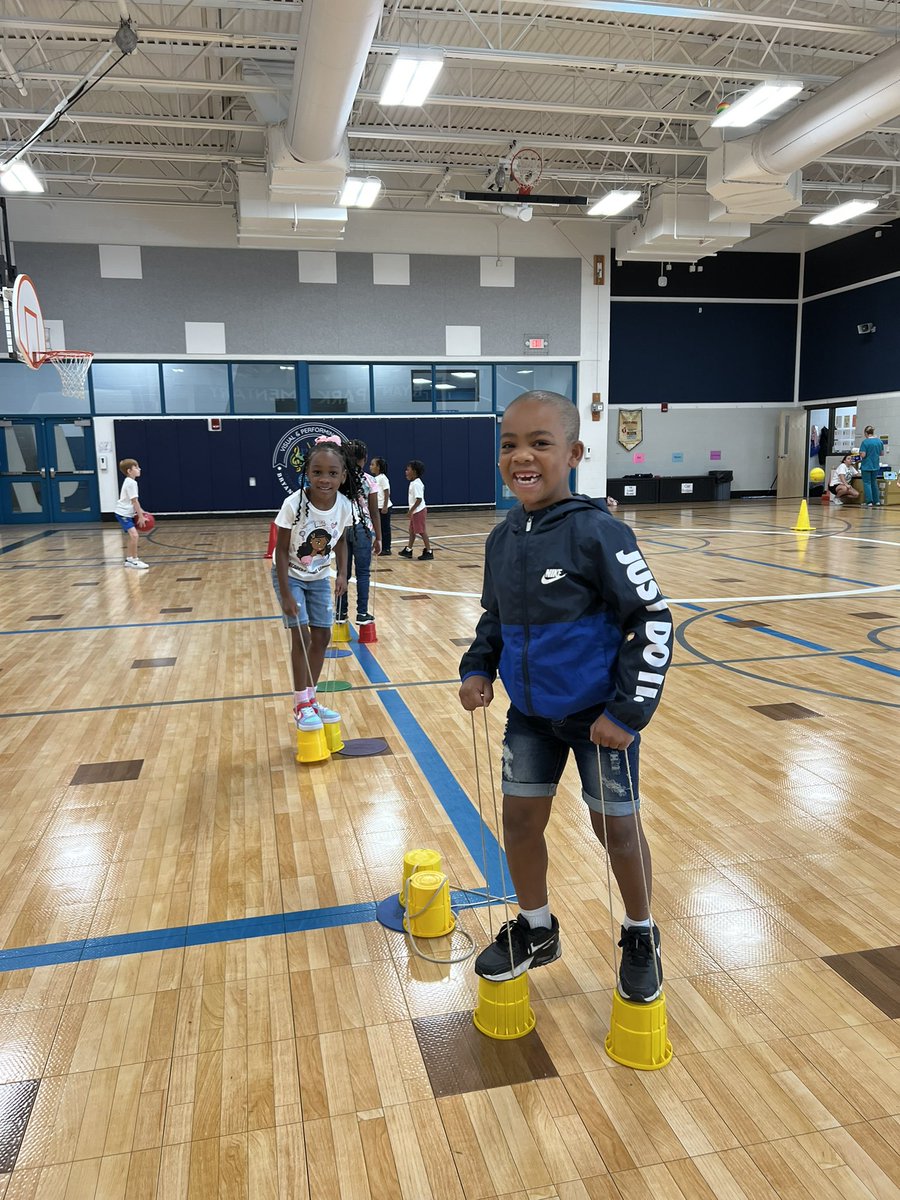 coach_rizzo's tweet photo. Our students are loving station Friday! Working on multiple skills! 
Favorite thing about this group “ Coach Rizzo I’m almost as tall as you when I’m on stilts” 🤣 @BPESArtsAcademy @coachkpstarling  @DrSlaughter18  @MSeayMAE @JEFCOED https://t.co/tw9hdmGa3u
