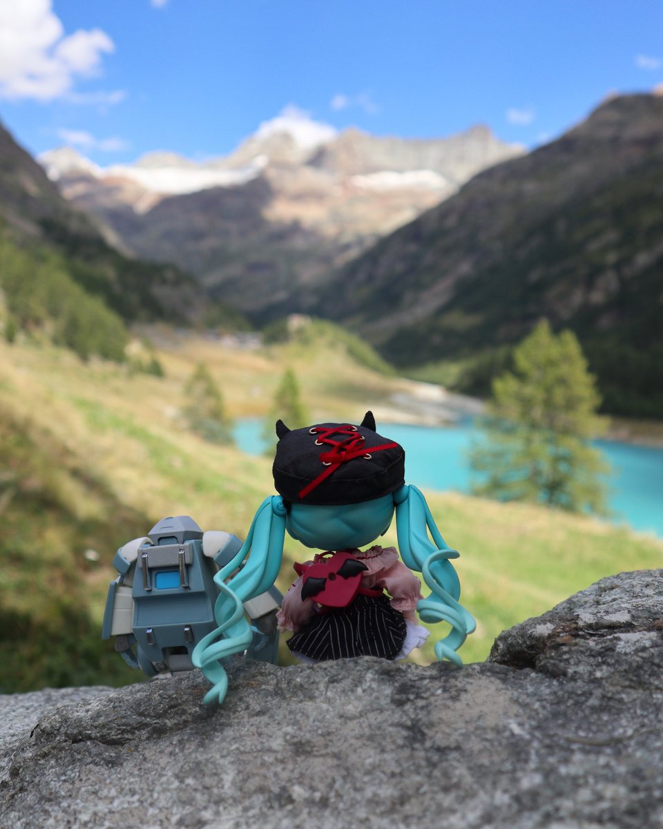 the call of the mountain!

#nendography  #toyphotography #nendoroidphoto #nendoroidphotography # #goodsmilecompany #nendogram #placemoulin #kawaiimiku
#lagodiplacemoulin
#valdaosta
#igpiemonte