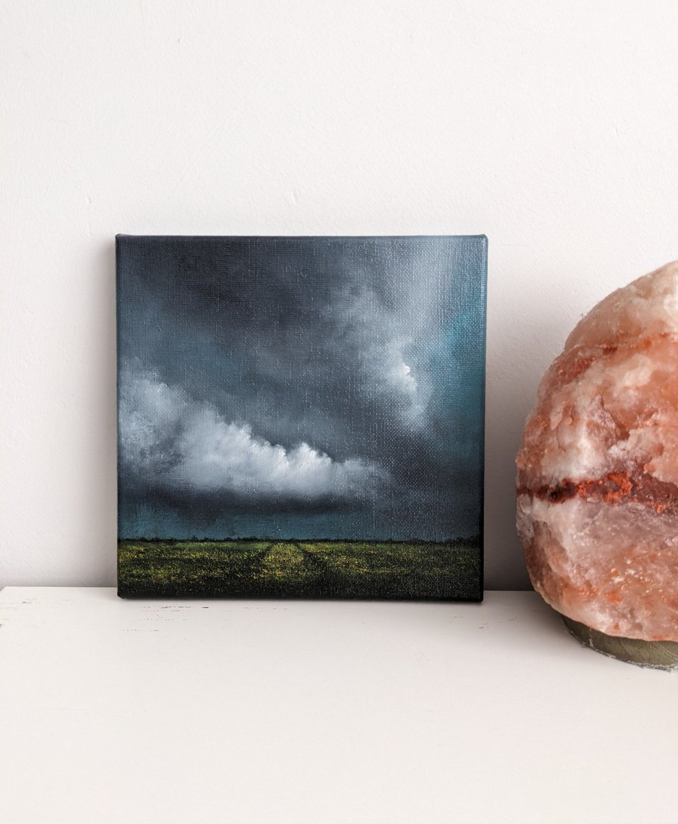 AmberBrunsart's tweet photo. Mini Moody! 10% off! 'Inviting Storm' 8" X 8", £108 FREE UK Delivery and also shipping Internationally 💫
https://t.co/KWEuw6oO4z

#art #arte #kunst #artforsale #artlovers #ukart #originalart #oilpainting #mini #moody #darkart #stormclouds #StormHour #chasingstorms #Small https://t.co/qYgaZFnYfJ
