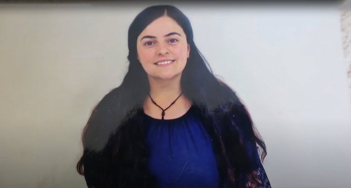y_ozgurpolitika's tweet photo. 📌Medya’yı zindanda öldürmek istiyorlar

◾️Saçlarından sürüklendi, saatlerde işkence gördü. Aramada çantasından sadece astım ilaçları çıktı. Hasta tutsak Medya Aslan’ın babaannesi Hafsad Aslan, tüm hasta tutsakların serbest bırakılmasını istedi.

https://t.co/9xraEo3CIm https://t.co/PjoqT7UHsJ