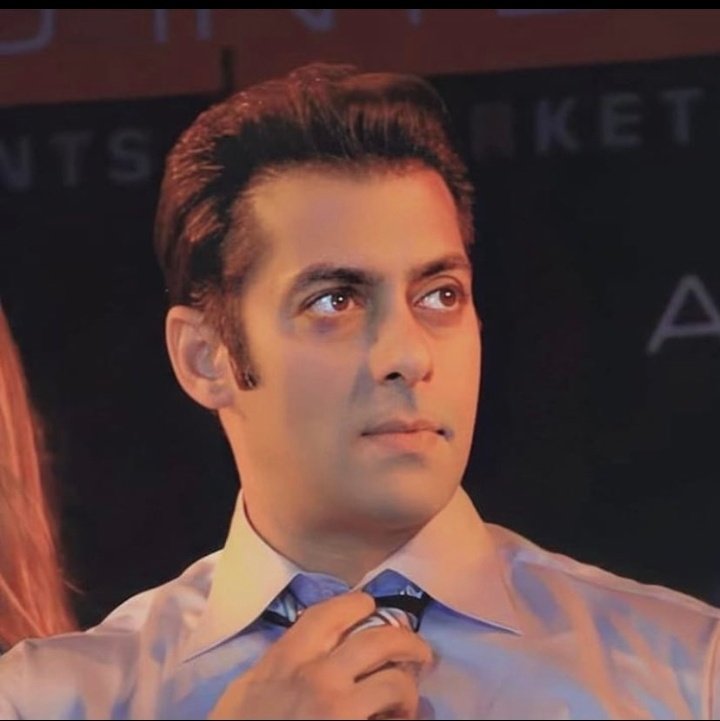 Salmans_Empire's tweet photo. ONE SURESHOT CHARTBUSTER' in Most #SalmanKhan Films! 

#Masallah in ETT 
#Seeti in Dabangg2
#JummeKiRaat in Kick
#Selfiee in Bajrangi Bhaijaan 
#440Volt in Sultan
#SwagSeSwagat in TZH
#Heeriye in Race3 
#SlowMotion in Bharat
#Radhe in Radhe

#35YearsOfSalmanKhanReign https://t.co/1z0iAUWGWb