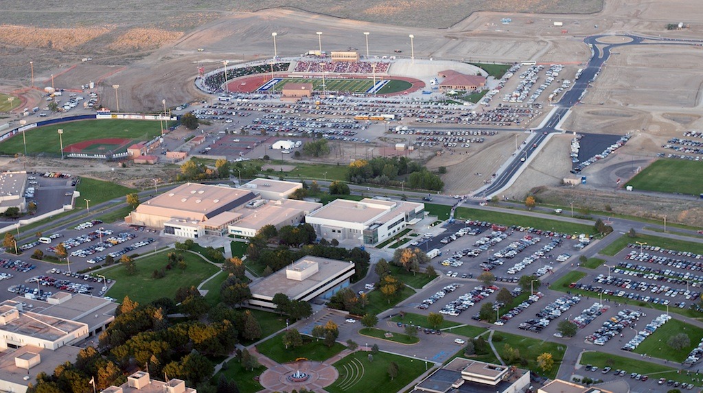 AASCU's tweet image. .@CSUPueblo awarded work-study funds to students from underserved communities so they could participate in career placements tied to their majors and graduate with degrees in social work, education, and nursing. Read more about this #PromisingPractice tinyurl.com/4k3rnepn