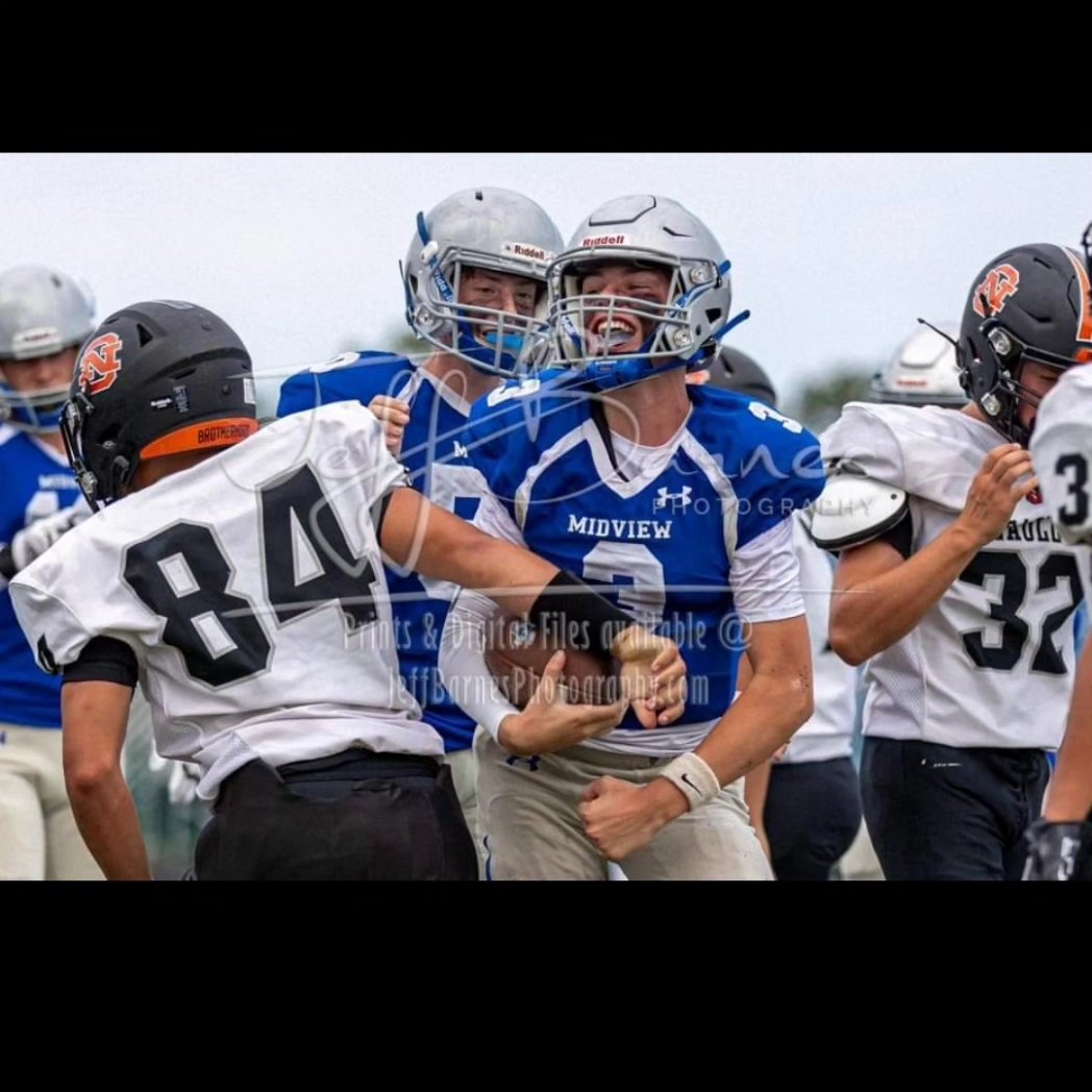 KLRBEESMAMA's tweet photo. It's the emotion for me. 💙💪🏈⚓️💙
Keep working kid. 
#myQB1 #THEmooks https://t.co/KxBMduoxRZ