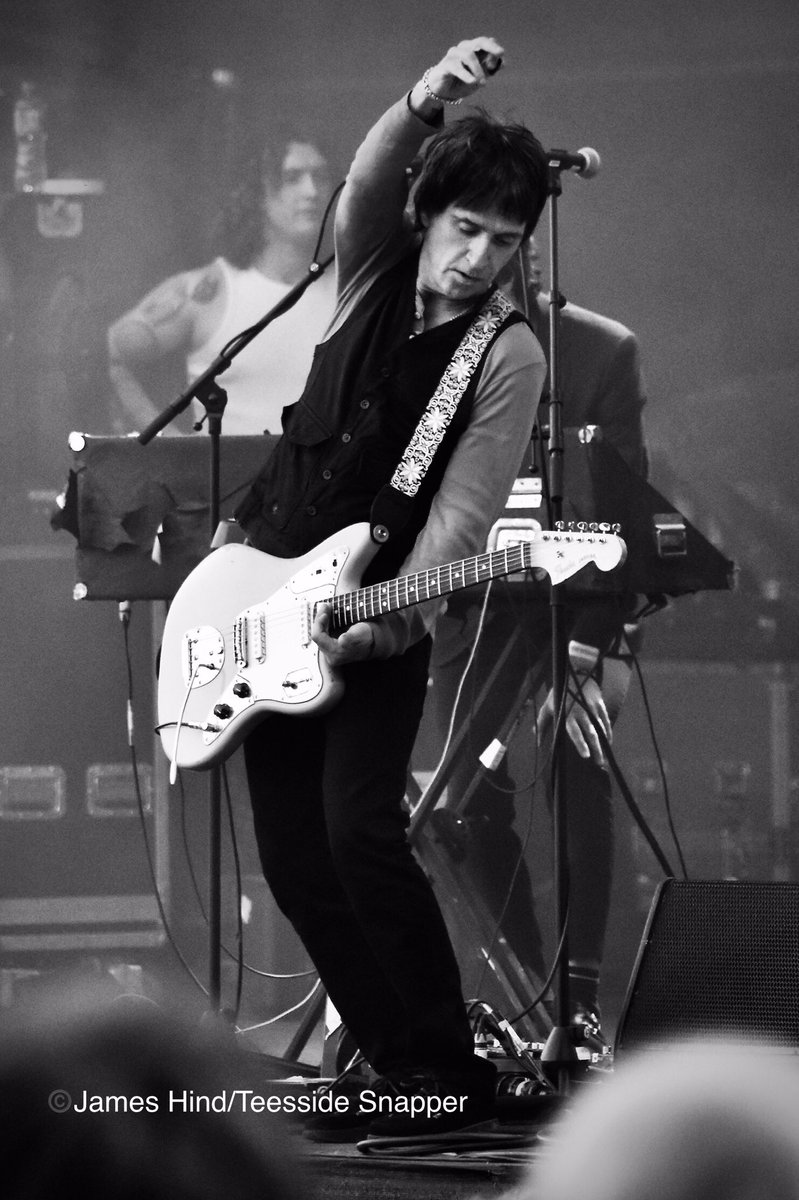 TeessideSnapper's tweet photo. My shots of former Smiths legend Johnny Marr at @hardwickfestival .
PLEASE DM FOR USAGE REQUESTS ETC - please do not use without permission.
#johnnymarr #thesmiths #music #musiclovers #hardwickfestival #hardwicklive #hardwicklivefestival #festival #musicfestival #Teesside https://t.co/WFOGQKaQCB