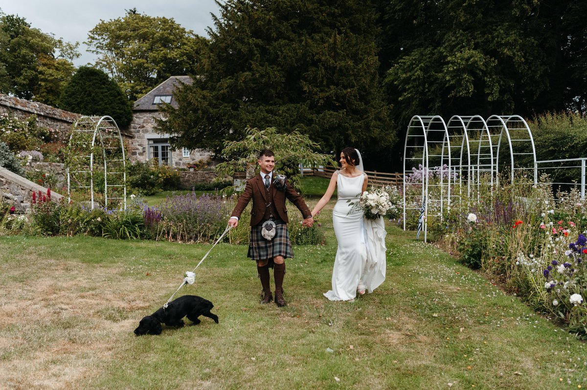 They call it puppy love... 🐶😍  Will your four-legged friend be joining you for #puparrazi on your big day at The Barn?  #furryfriends