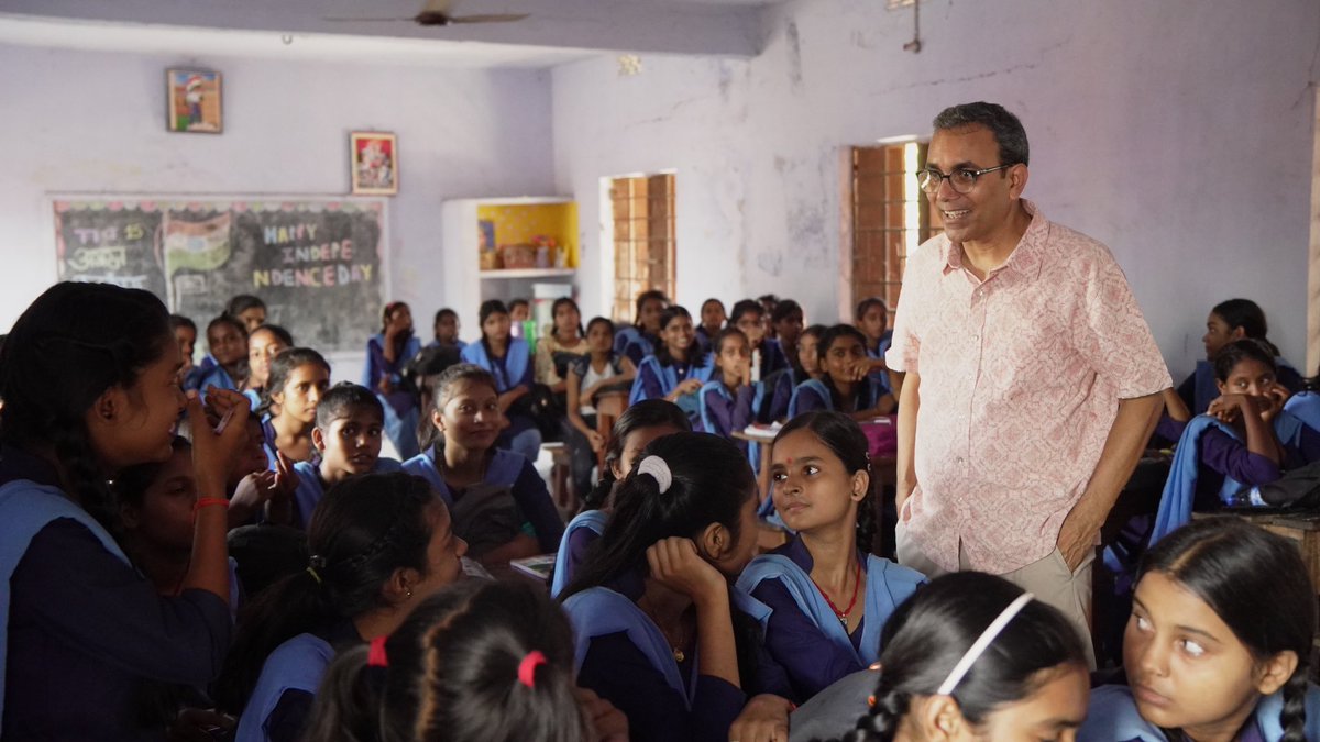 EdJusticeIndia's tweet photo. The primary focus of this gathering revolved around delivering career guidance to 7th &amp; 8th grade students at Mirchaibari Middle School in #Katihar
#EducationForAll #EducationMatters #equityineducation #education https://t.co/5kqdDZjFJM