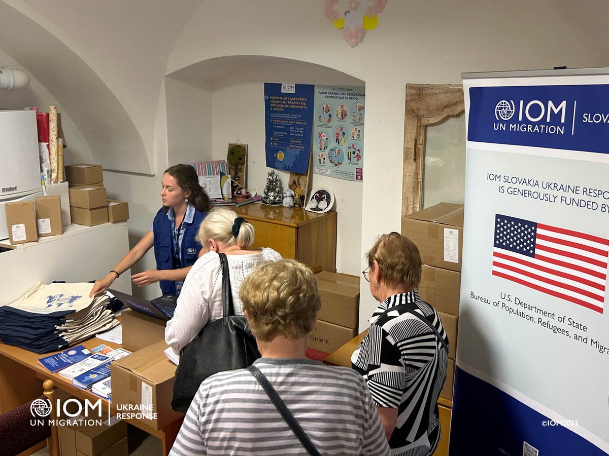 75 refugees from 🇺🇦 Ukraine received material aid and new information in Kezmarok. We have distributed material aid - packages containing hygiene and household items - and our lawyers and social workers presented free services and counselling of the MIC ➡️ mic.iom.sk