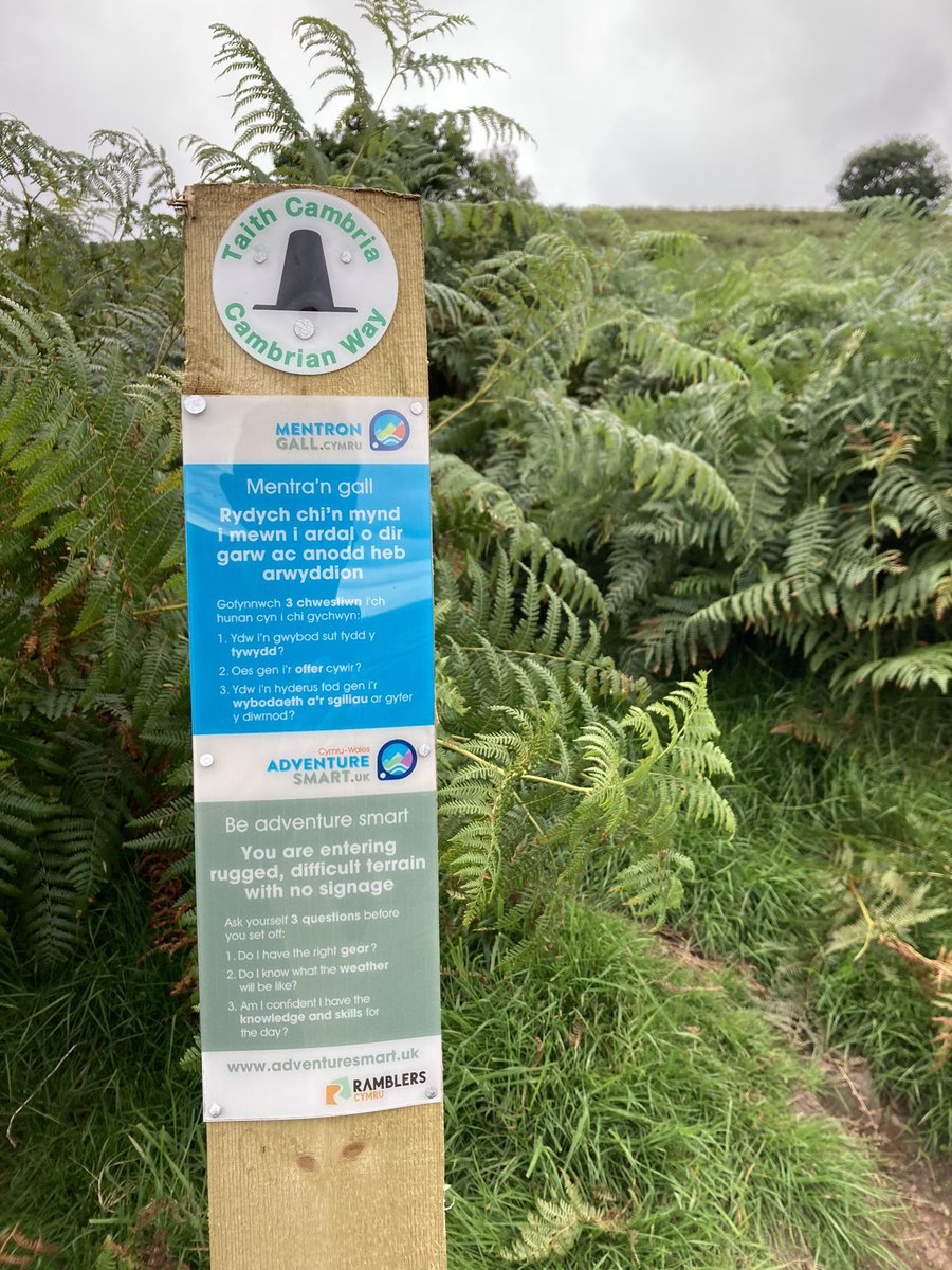 TheCambrianWay's tweet photo. Big thanks to @torfaencouncil and our amazing #volunteers for installing some extra marking posts across the Blorenge in the @VisitBlaenavon world heritage site today! Managed to dodge the rain too!
#volunteersrock #longdistancetrails #beadventuresmart https://t.co/Mw1HxbAib0