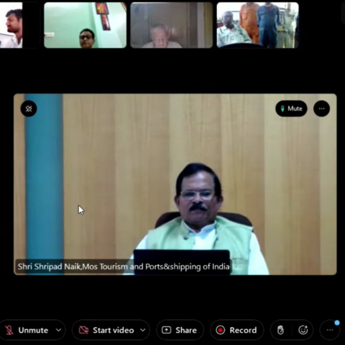 shippingcorp's tweet photo. DGS &amp; SCI conducted a successful Roadshow for #GMIS2023 in virtual presence of @shripadynaik Hon'ble Minister of State @shipmin_india with 2500+ key stakeholders (Shipowners, Shipyards, Ports/Terminals, Agents &amp; other Partners) &amp; 36 Ships across 10 countries connected phygitally. https://t.co/z4sMLTExWJ