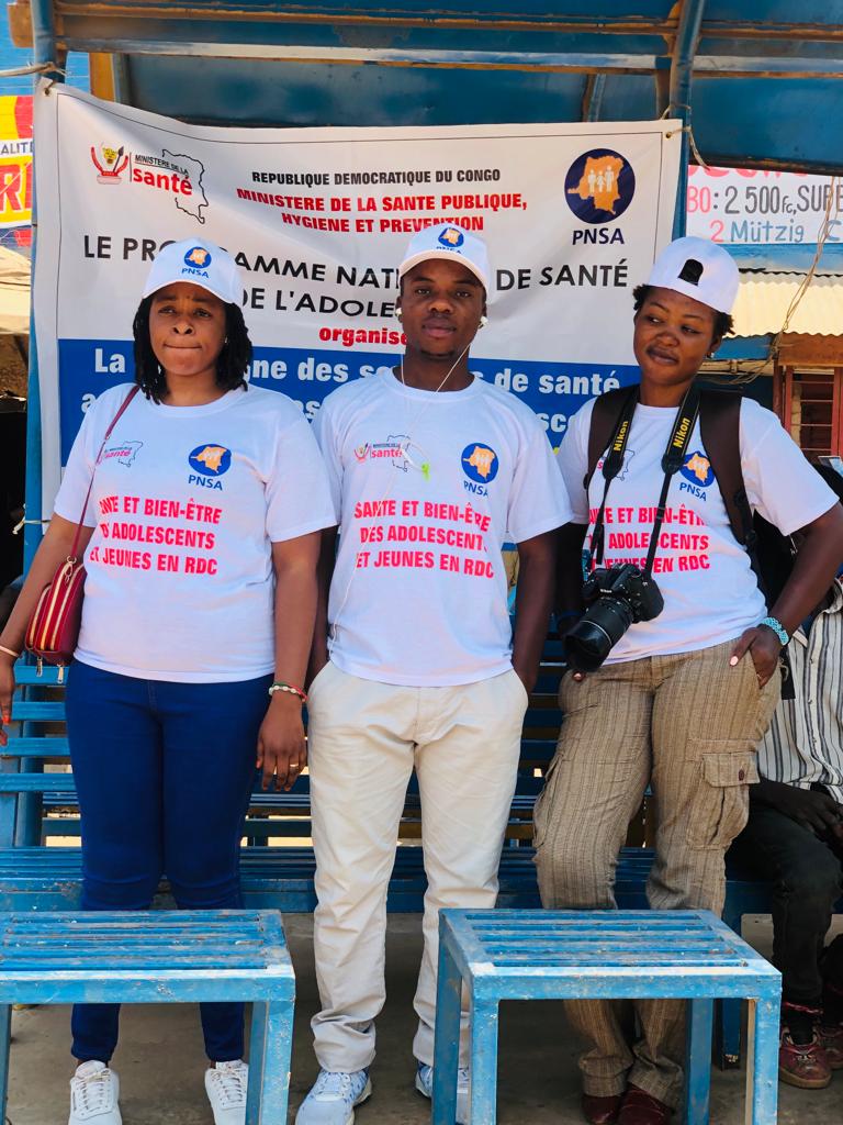 Wanny199's tweet photo. A #Bukavu, avec l'appui financier du PARSS-SSR et technique du @pnsa_SK ,les jeunes de @Asrjrdcongo se déploient sur terrain pour offrir aux ados et jeunes les services de santé sexuelle et reproductive qui leurs sont adaptés.

#InfoFiables #Services #Contraception #Planification https://t.co/YwurtsdKPO