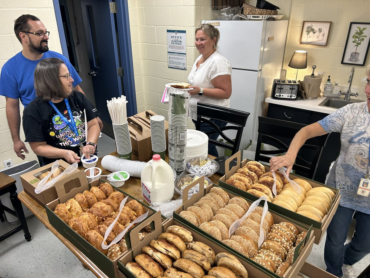 BowTiedPrincipal tweet media