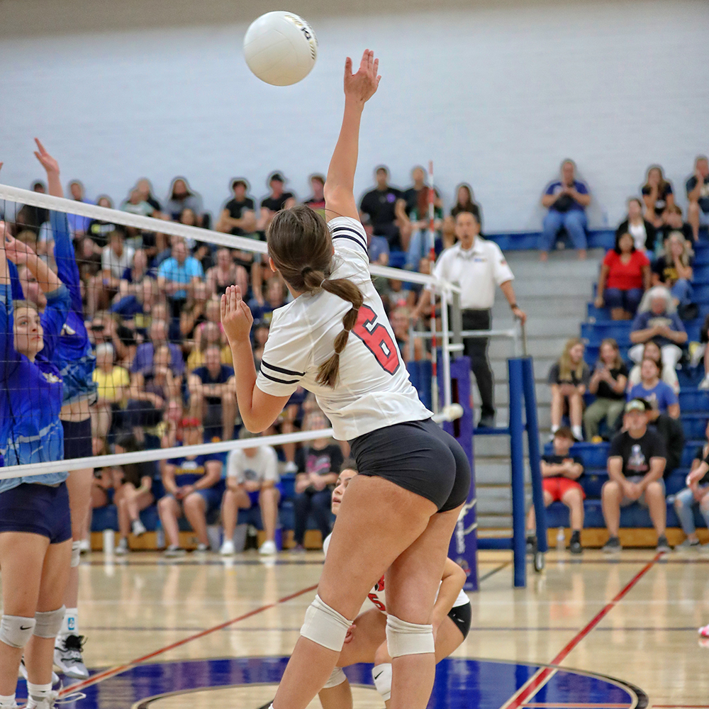 Chapter_NEXT's tweet photo. Season opener  for Shadow Mountain hosting district rival Paradise Valley last night in  front of packed gym. Trojans start the season with a road win. https://t.co/6GwUdmEuEx