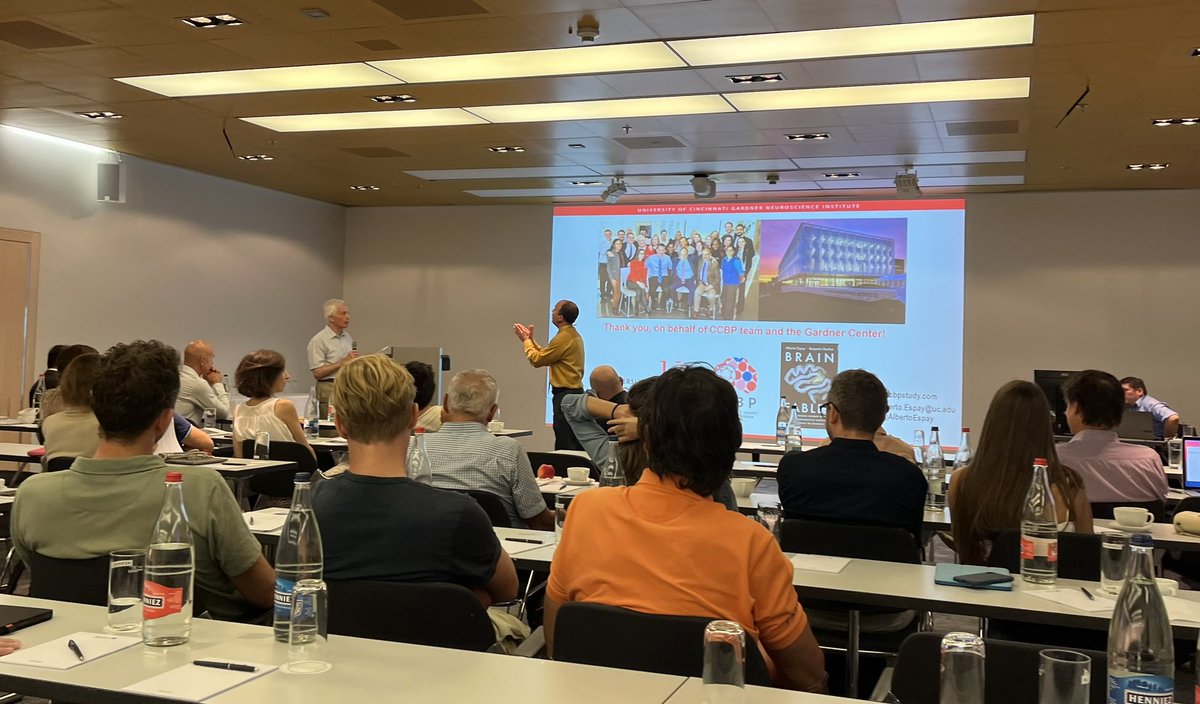 🇨🇭Attended the Swiss Movement Disorder Congress where I witnessed an epic showdown between Prof. Antony Lang & Prof. Alberto Espay on α-synucleinopathy! 🔬 Fascinating insights into our field. 🏆 Huge congrats to @SamWeb29 for snagging the Best Paper Award #ResearchExcellence