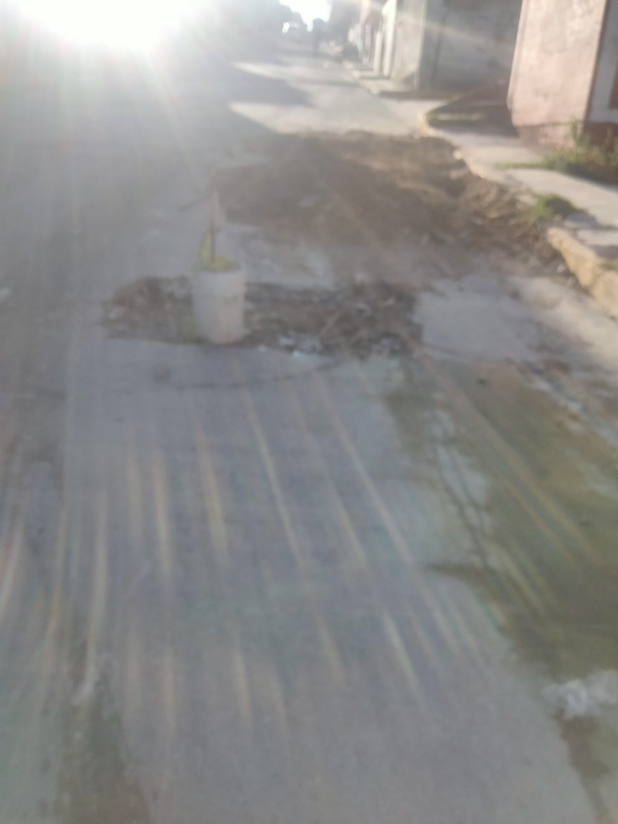 AlbertMugen23's tweet photo. @CaemEdomex @Edomex @opdapast @DeTultitlan @RM1080_AM Buenos días a todos, pregunta ¿Que se necesita para que hagan algo con una fuga de agua que lleva mas de una semana en Av. Toluca, La sardaña, Tultitlan? Opdapast dice que es tubería de Caem, y Caen parece que no tiene teléfonos https://t.co/kfy168R7OE