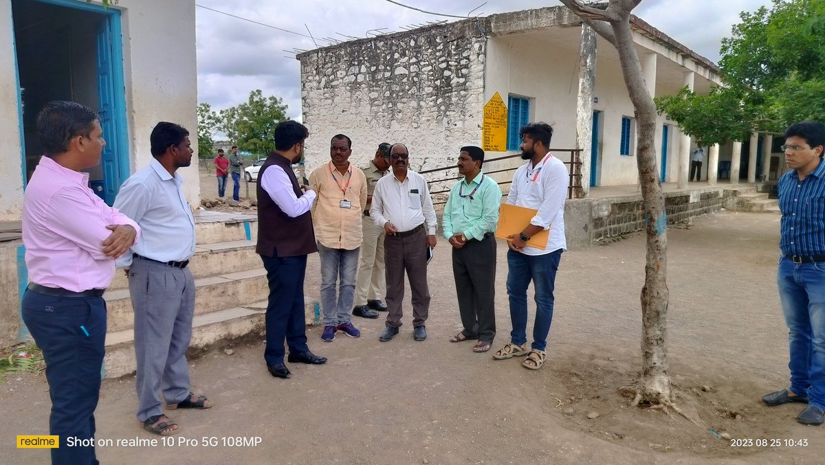 TPVIJAYPUR's tweet photo. ಇಂದು ಮಾನ್ಯ ಮುಖ್ಯ ಕಾರ್ಯನಿರ್ವಾಹಕ ಅಧಿಕಾರಿಗಳು ವಿಜಯಪುರ ತಾಲೂಕಿನ ಹೊನ್ನೂಟಗಿ ಮತ್ತು ಶಿವಣಗಿ ಗ್ರಾಮ ಪಂಚಾಯತಿ ವ್ಯಾಪ್ತಿಯ ಸರ್ಕಾರಿ ಶಾಲೆ ಮತ್ರು ಅಂಗನವಾಡಿ ಕೇಂದ್ರಗಳಿಗೆ ಭೇಟಿ ನೀಡಿ ಪರಿಶೀಲನೆ ನಡೆಸಿದರು. https://t.co/rsFnarDlJz