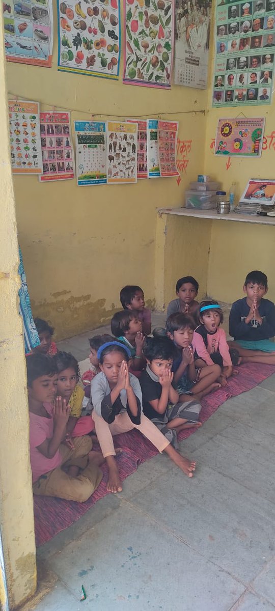 shiv70769's tweet photo. #PESA  MOBILIZER 
ग्राम पं. पिपलिया खुर्द ,जनपद पं. महेश्वर, खरगोन
आज दिनांक 25/08/2023 को आंगनवाड़ी केंद्र क्र 1 मे मद्यान्ह भोजन का निरिक्षण  किया गया ।
@ChouhanShivraj
@SultaneRaj24217
@Santosh38673706
@manish_dudwe_
@JansamparkMP
@drnishantkhare 
@1307Singh 
@PavanMakwa48009 https://t.co/0AO6MNzfWt
