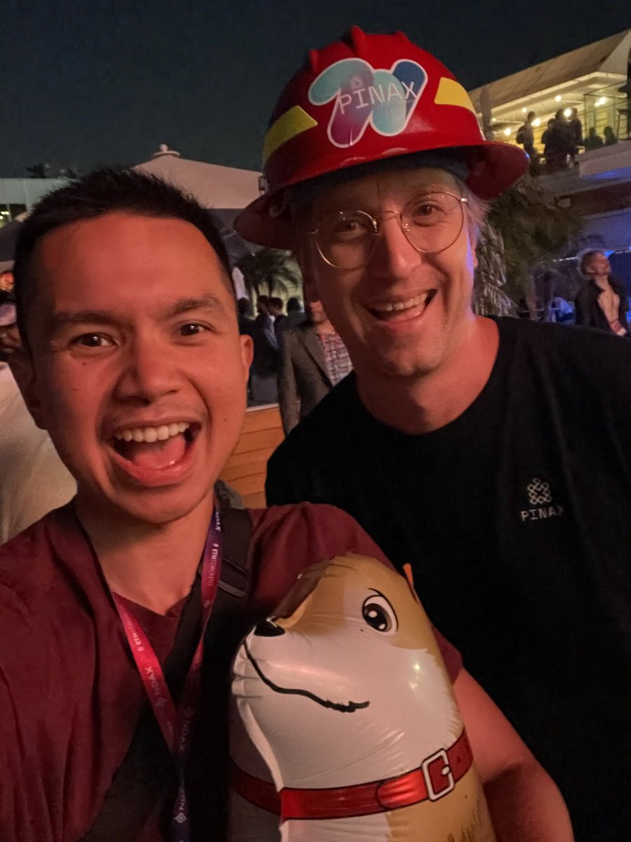 <a href="/itsjngarcia/">Jonathan Garcia 🇨🇦</a> 📸
... you received extra points💸 for the pure and infectious joy that radiates from this pic! 🤩
And that @shibtoken balloon? Absolute vibe! 🐕🚒

🌐 x.com/itsjngarcia/st…