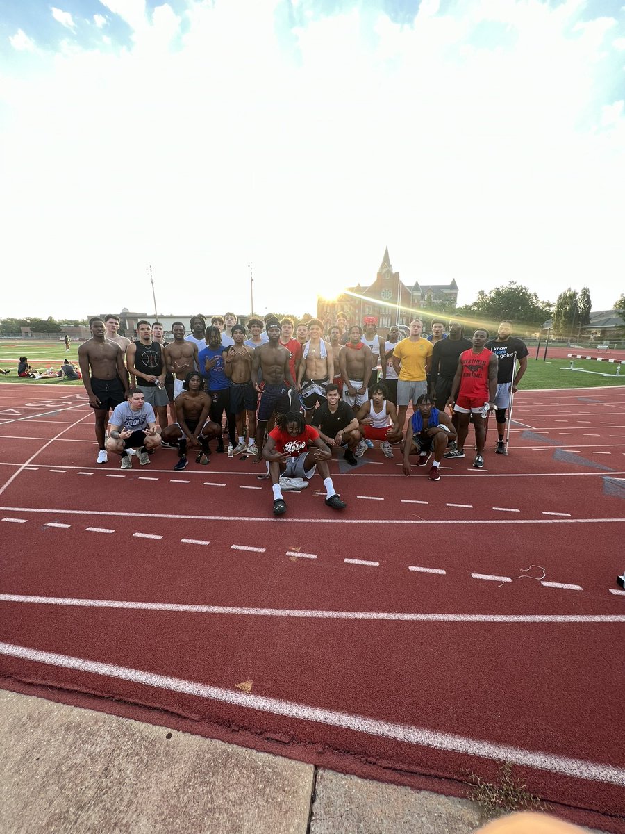 FriendsMBB's tweet photo. Week 1 in the books✍🏻 https://t.co/jpt2x6dkPD