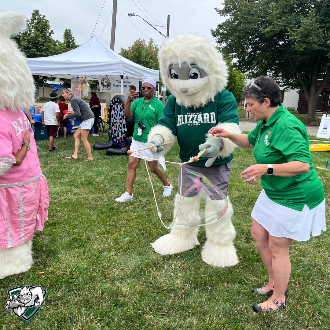 gbblizzard's tweet photo. Blizz and Bling enjoyed a nice day giving out hugs, high fives, and playing games at the back to school festival for the @greenbayschools! π€©Thank you for having us! π₯ΆβοΈ
#GoBlizz #GetBlizzy https://t.co/uISGObnvpA