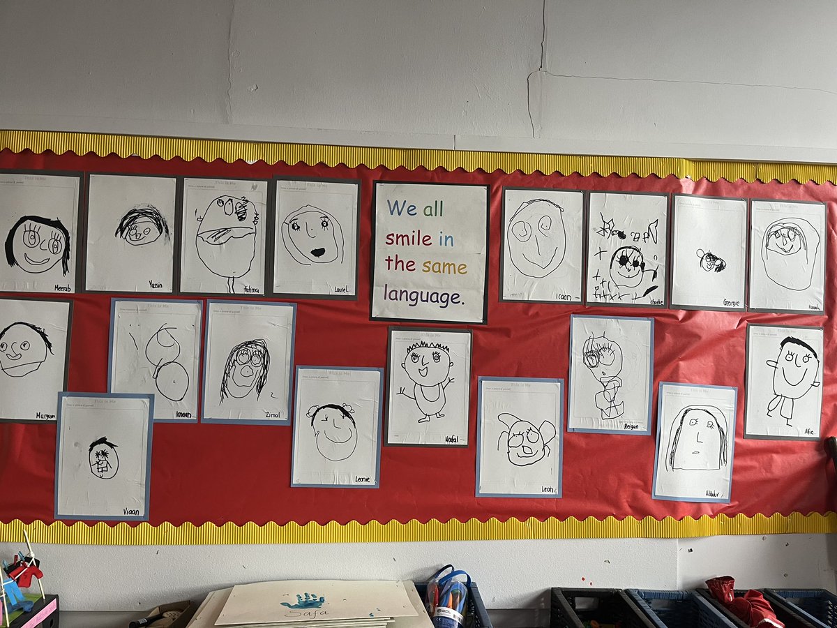 ibroxprimary's tweet image. We all smile in the same language 😁#Selfpotraits #Differentbutunique #EXA ✍🏼
