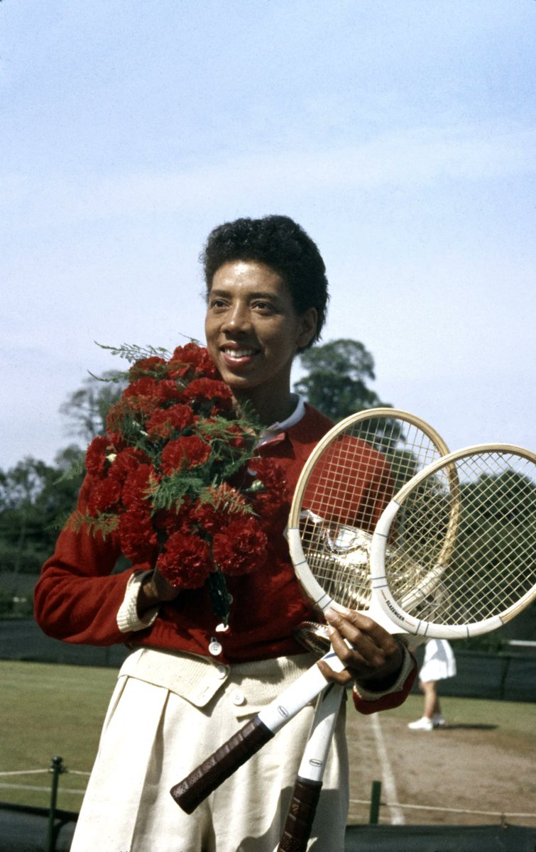 Remembering tennis player ALTHEA GIBSON, the first black Wimbledon champion, on what would've been her 96th birthday. 

📷 by Thomas D. McAvoy—The LIFE Picture Collection/Getty Images #AltheaGibson