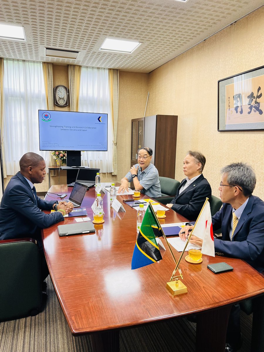 sunguyab's tweet image. Productive meeting with Vice President and Teustee of @kumamotoUniv_PR . Both Prof Kazuhito Tomizawa and the Executive Dirextor International Affairs Kenji Kakuta, pledged support for research and training for @muhimbiliuniver and Tanzanian institutions. #NoStopping