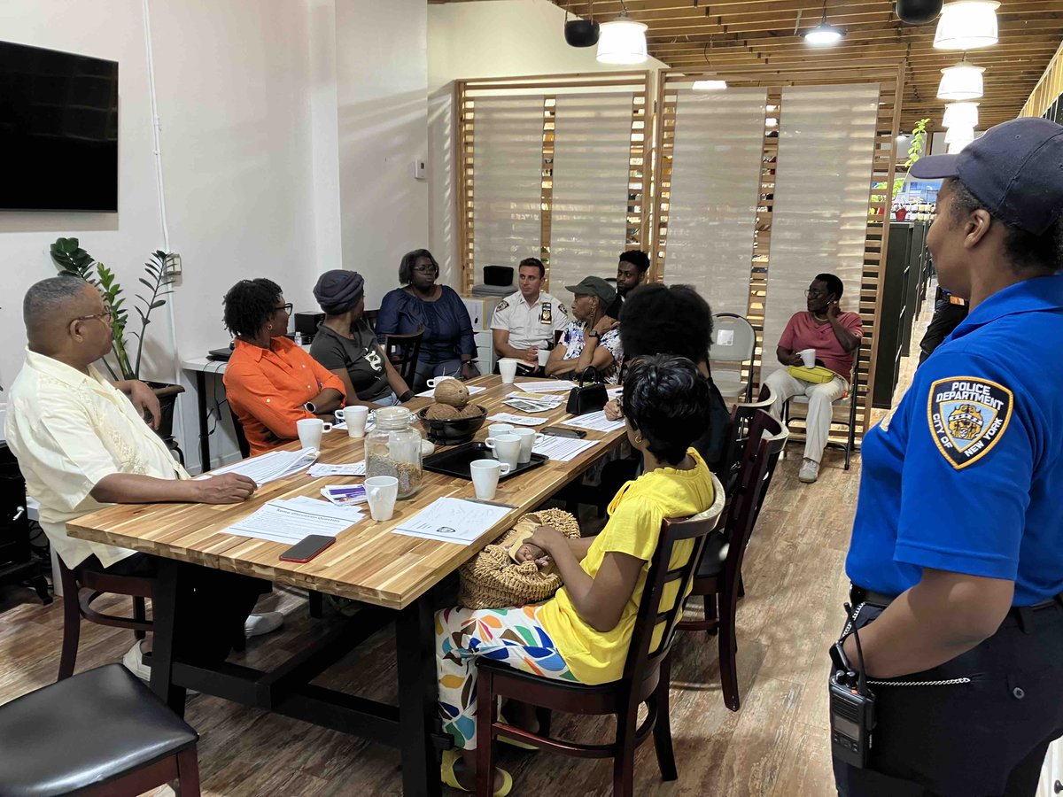 NYPD103Pct's tweet photo. We brought our neighbors and owners together to sit with #NYPD and talk over a meal. We discussed issues that affect us all, and together will find solutions. #nycbreaksbread @stophatenyc. https://t.co/oV62YItfhz
