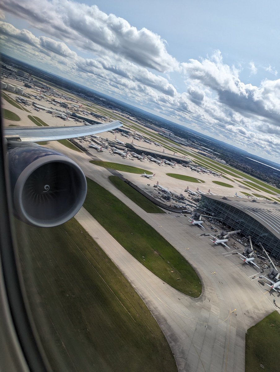 JSS779's tweet image. It's a 77W #wingFriday from me this week! Leaving LHR for JFK we got some amazing views!