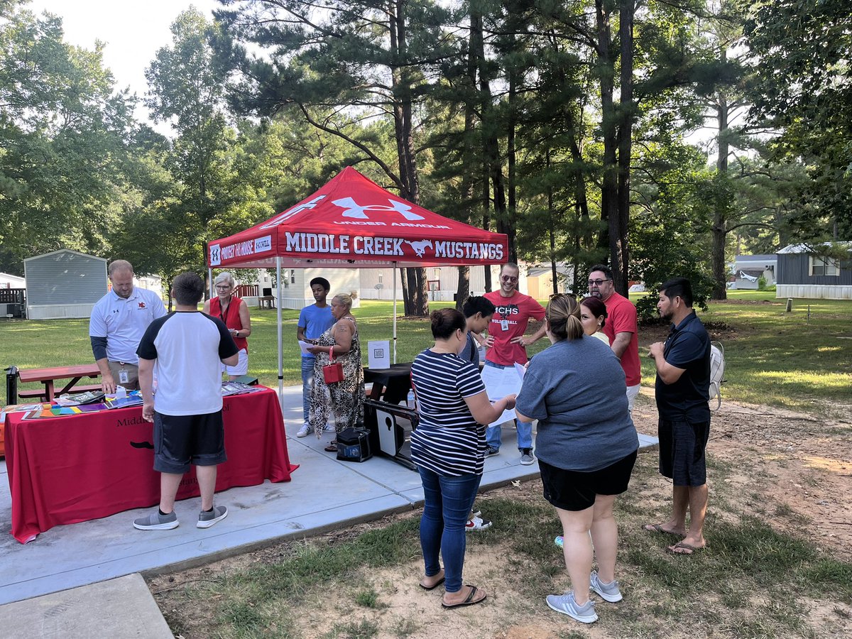 LMegronigle's tweet image. We are out visiting some @mchsmustangs - getting ready for Monday!  #BetterTogether in the #StrongStable 🐴🔴⚪️⚫️  @PrincipalPeckha @KThomasBriggsED @AP_JCucurullo @CMcCaskillEdu @MrBaerMCHS