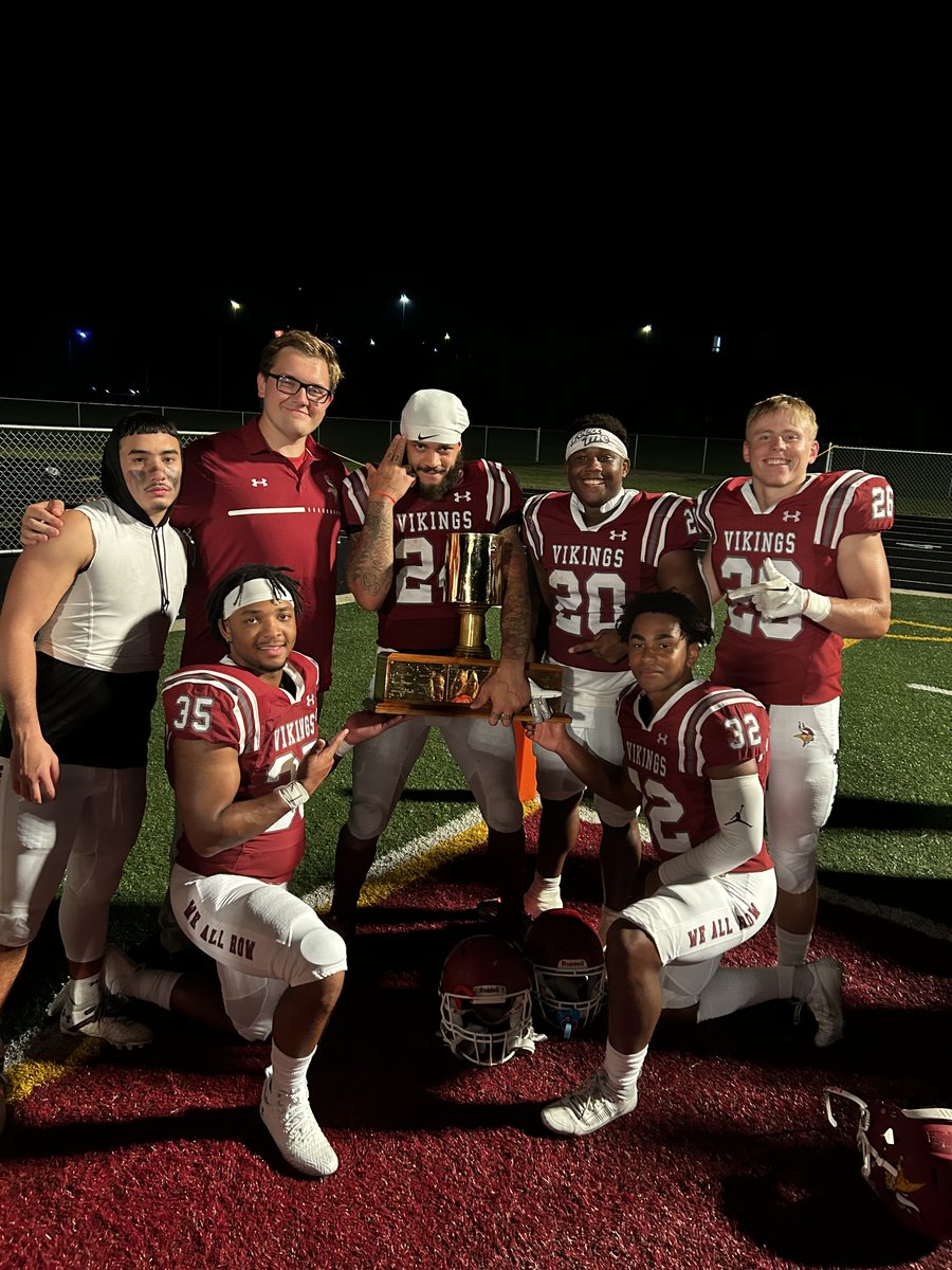 A lot of horses in this stable.

#VIKINGPRIDE