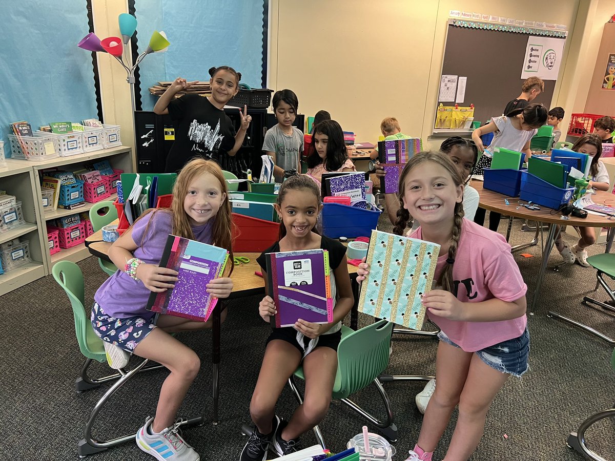 graham3rd's tweet photo. Decorating writing notebooks! ✏️ https://t.co/90E2lFPHMy