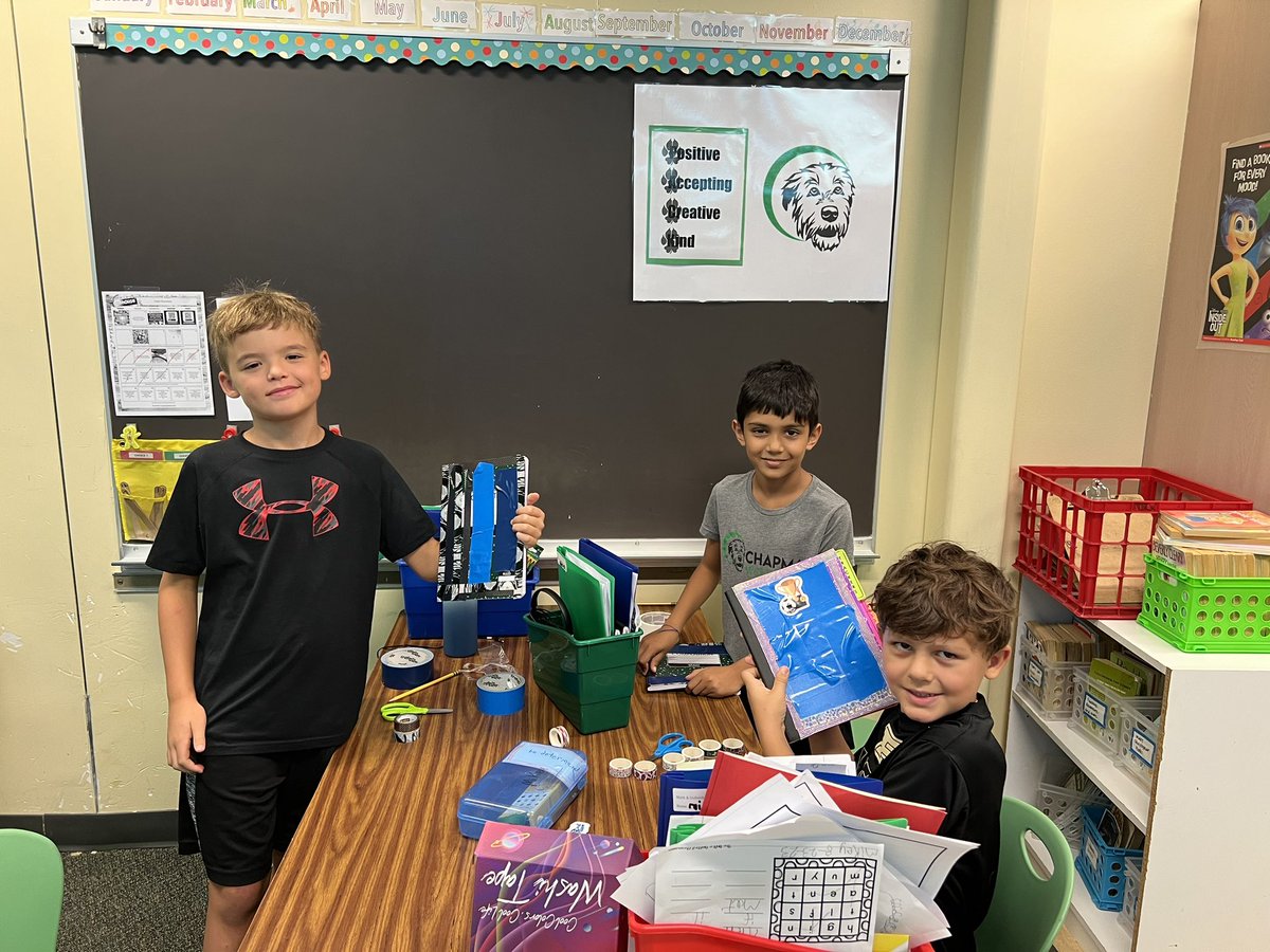 graham3rd's tweet photo. Decorating writing notebooks! ✏️ https://t.co/90E2lFPHMy