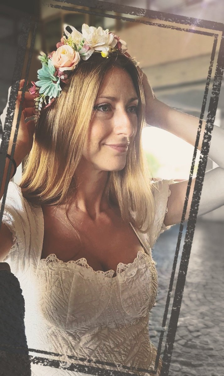 FlemmandI's tweet photo. Il cuore in festa per un giorno speciale: domani la mia Laurinzi si sposa! ❣️🥰
#weddingtime #BestFriend https://t.co/ETuOQLwAAe