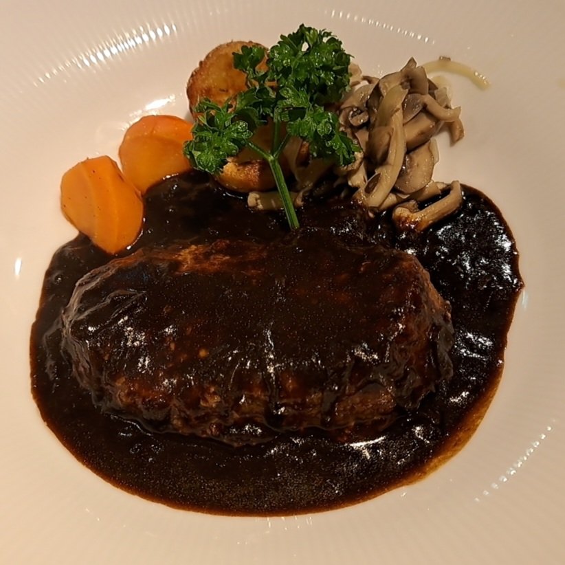 9XvZEeb7sK3McBz's tweet photo. お昼食べたハンバーグおいしかったな。
#グランスタ東京
#THECENTRAL
#ハンバーグ https://t.co/ANoPwZFVWC