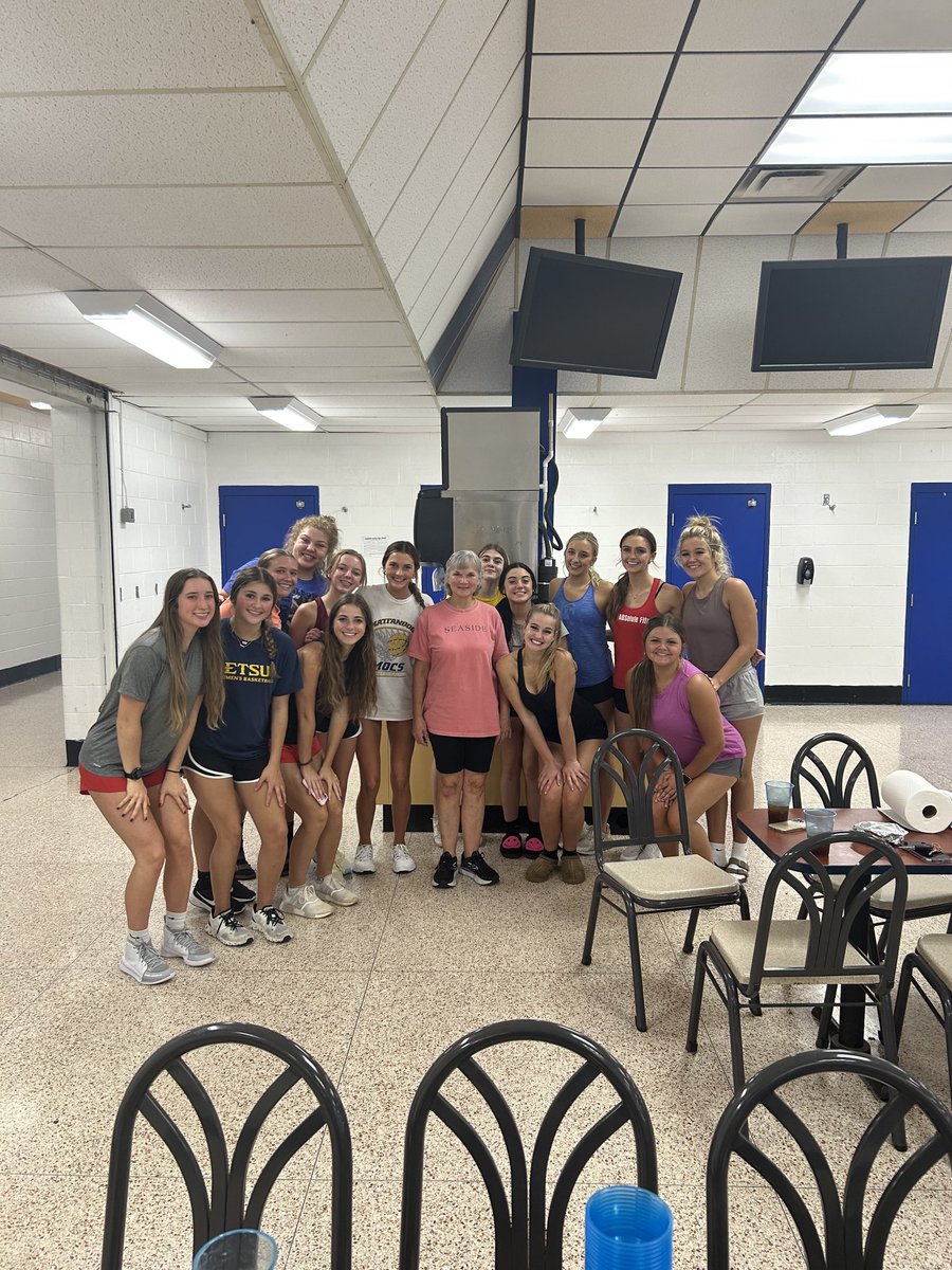 Lady Cougar Basketball would like to thank Regina Meredith and Rebekah Walden for cooking our girls an amazing team meal last night!!!!
