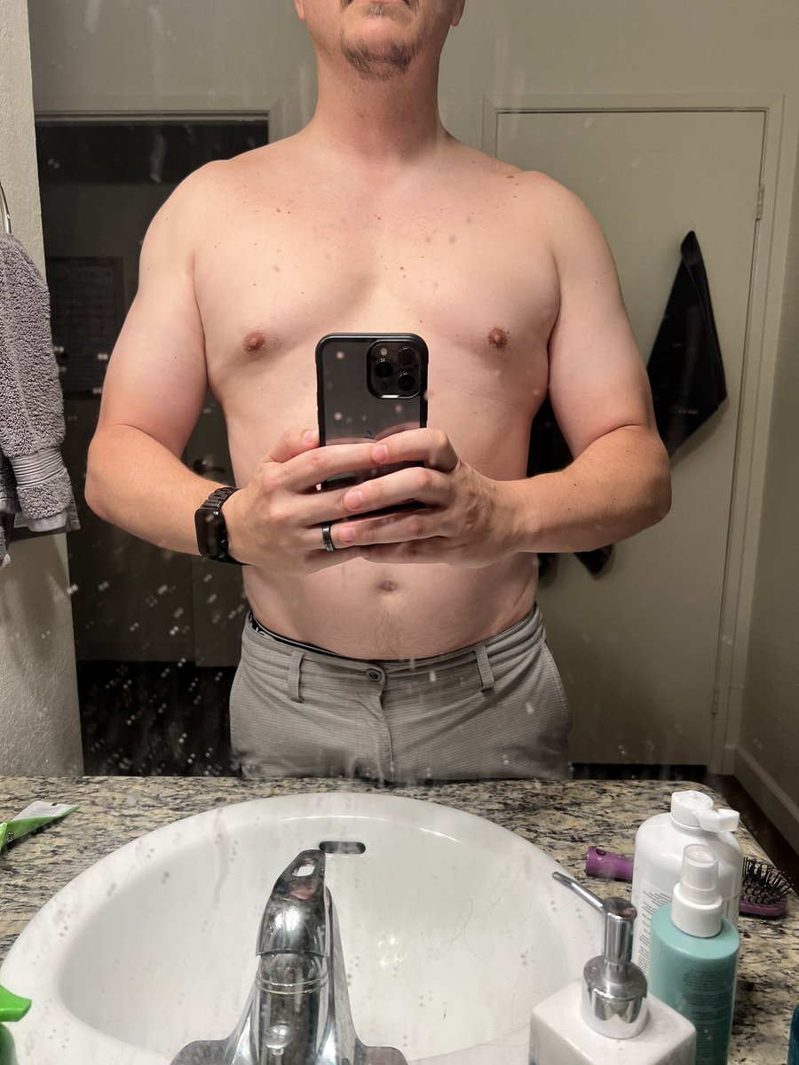 SDFan2378's tweet photo. Just finished 16 weeks of #LIIFT4 on BODi by Beachbody starting to see the transformation in strength and toning. Down 10lbs on the scale but I’m sure it’s even more due to muscle mass increase #LifestyleChange #Fitness #LiftEatRepeat https://t.co/tMBQ4XUEV9