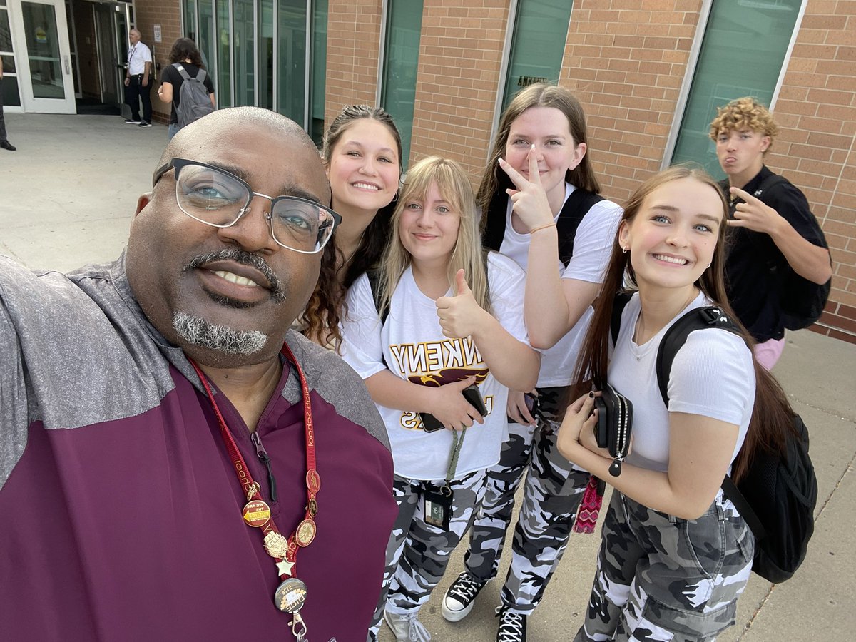 drdeejaye's tweet photo. It’s a great day to be a Hawk especially when Hawks come together for a #seniorselfie #AHSHawkPride #TFBH https://t.co/RLTErIkpKz