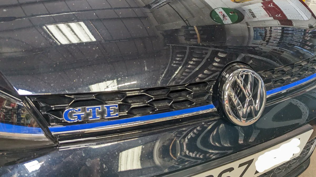 kandmcitroen's tweet image. 🚗🔧 Serviced a sleek VW Golf GTE at K&amp;amp;M this week! Modern engines demand the best oils, and with our Castrol Service network backing, we ensure top-notch care for every vehicle. Castrol supports us to excel for you! 🛡️ #EngineCare #CastrolService  #VWGolfGTE
 #castroloil